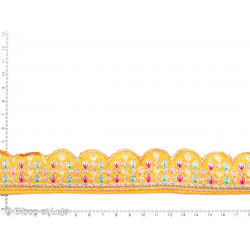 Galon Jaipur jaune brodé de sequins colorés et fils argenté à bord arrondi - Bibop et Lula