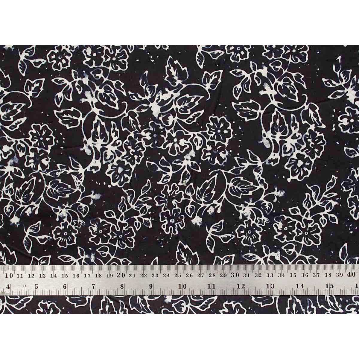 Tissu patchwork noir et blanc motif capucines